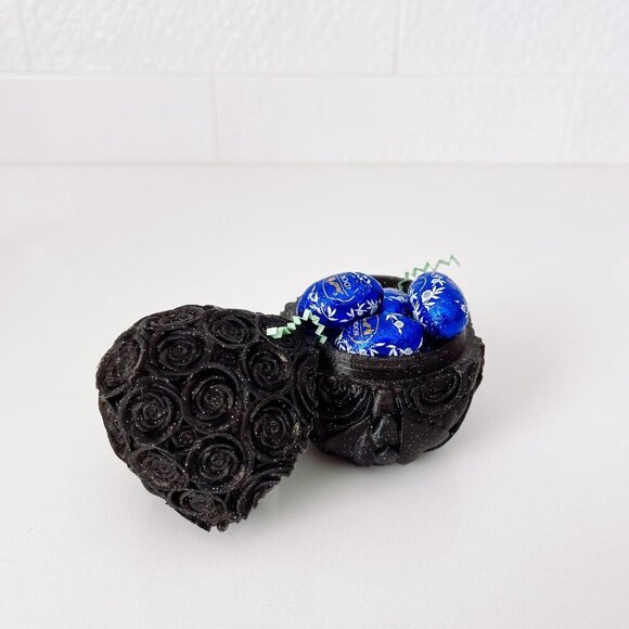 Rose-Covered Easter Eggs โ Handcrafted Party Favors, Spring Decor, Wedding Gifts - Picture 7 of 10